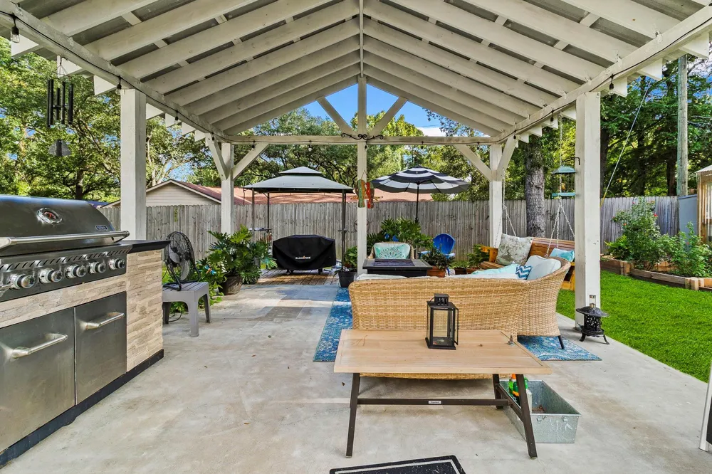 1012 W Jones Street Livingston, TX 77351