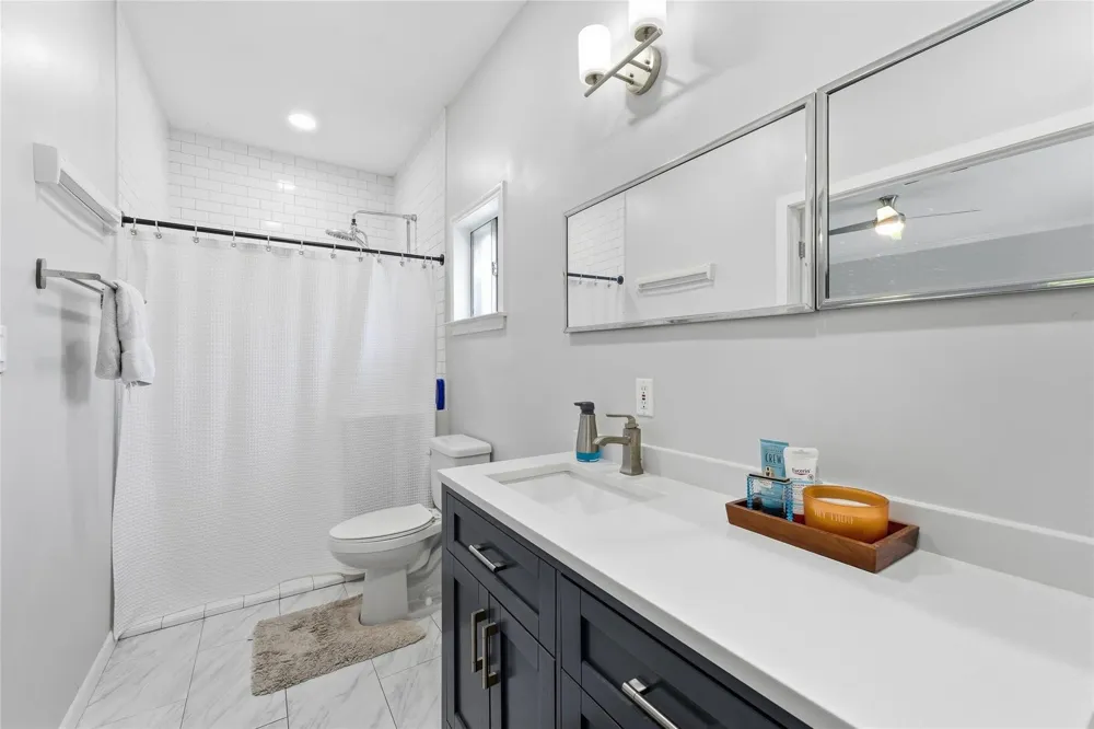 202 E 34th Street Houston, TX 77018