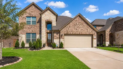 4411 Woodridge Drive