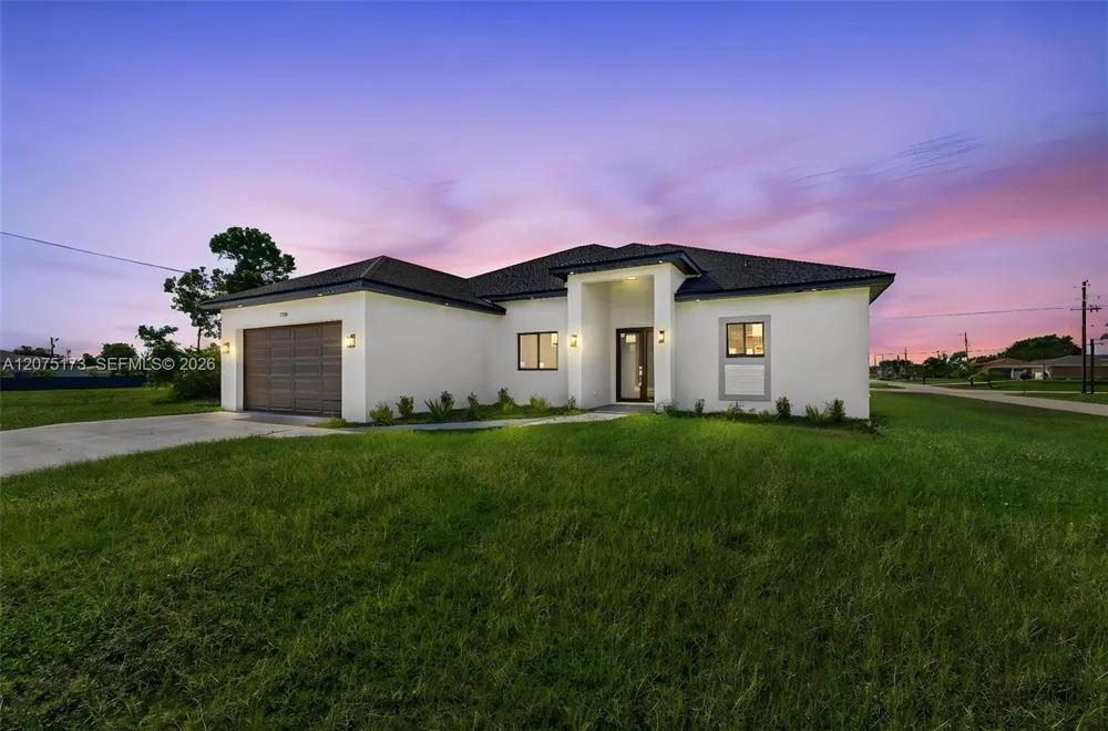 1728 KISMET PKWY W Cape Coral, FL 33993