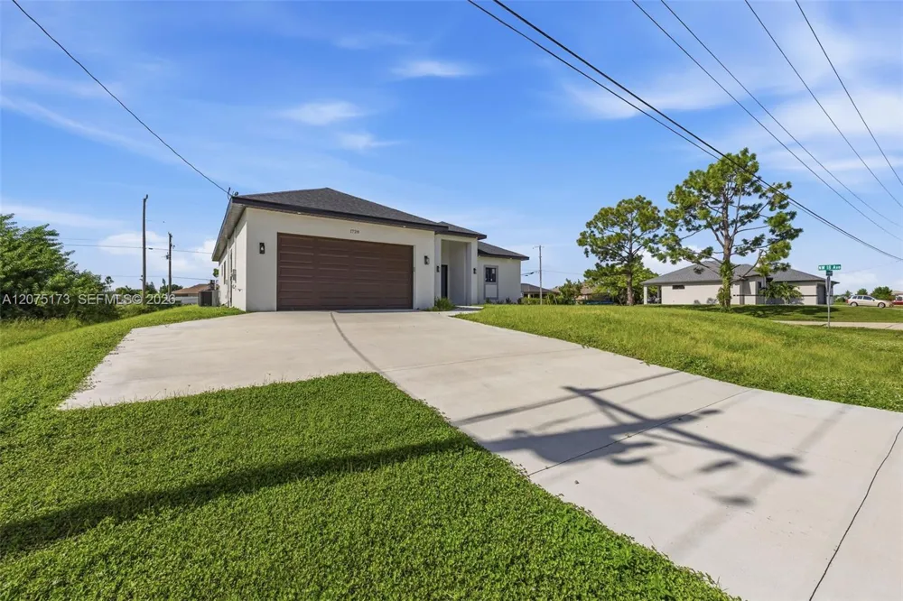 1728 KISMET PKWY W Cape Coral, FL 33993