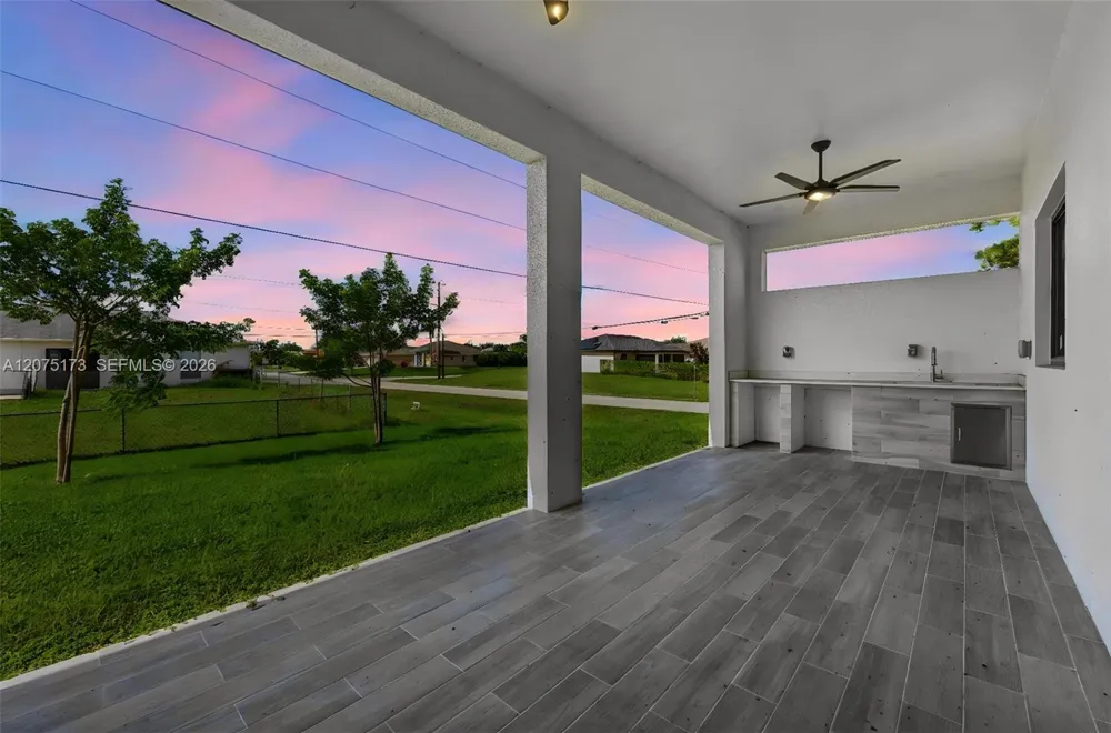 1728 KISMET PKWY W Cape Coral, FL 33993