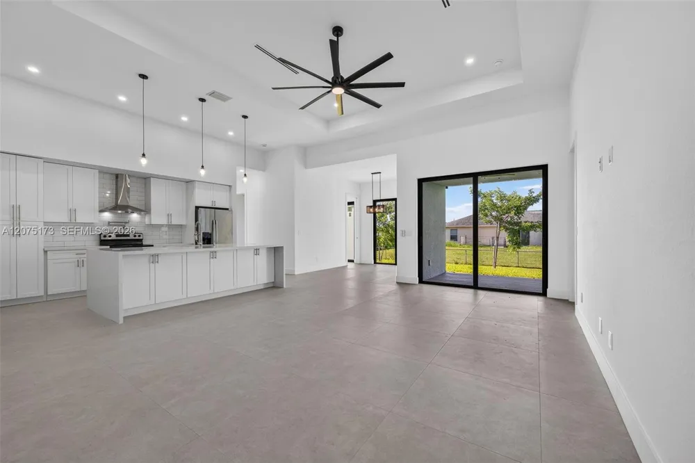 1728 KISMET PKWY W Cape Coral, FL 33993