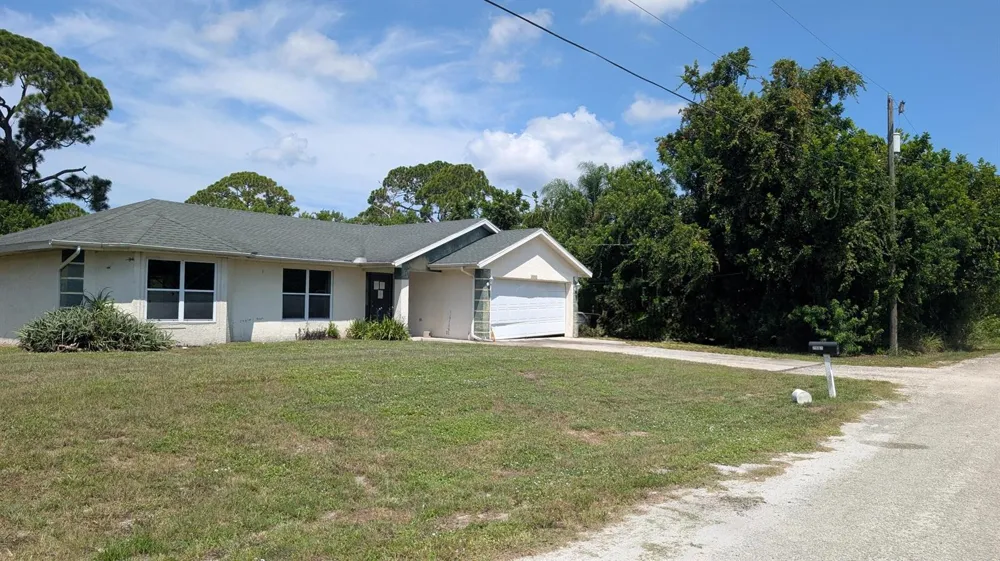 2501 Iroquois Avenue Fort Pierce, FL 34946