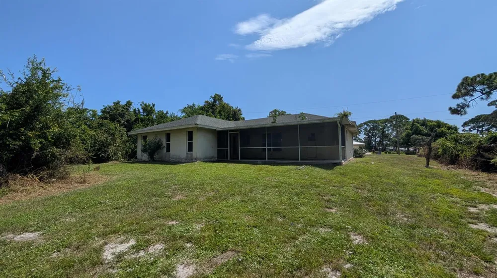 2501 Iroquois Avenue Fort Pierce, FL 34946