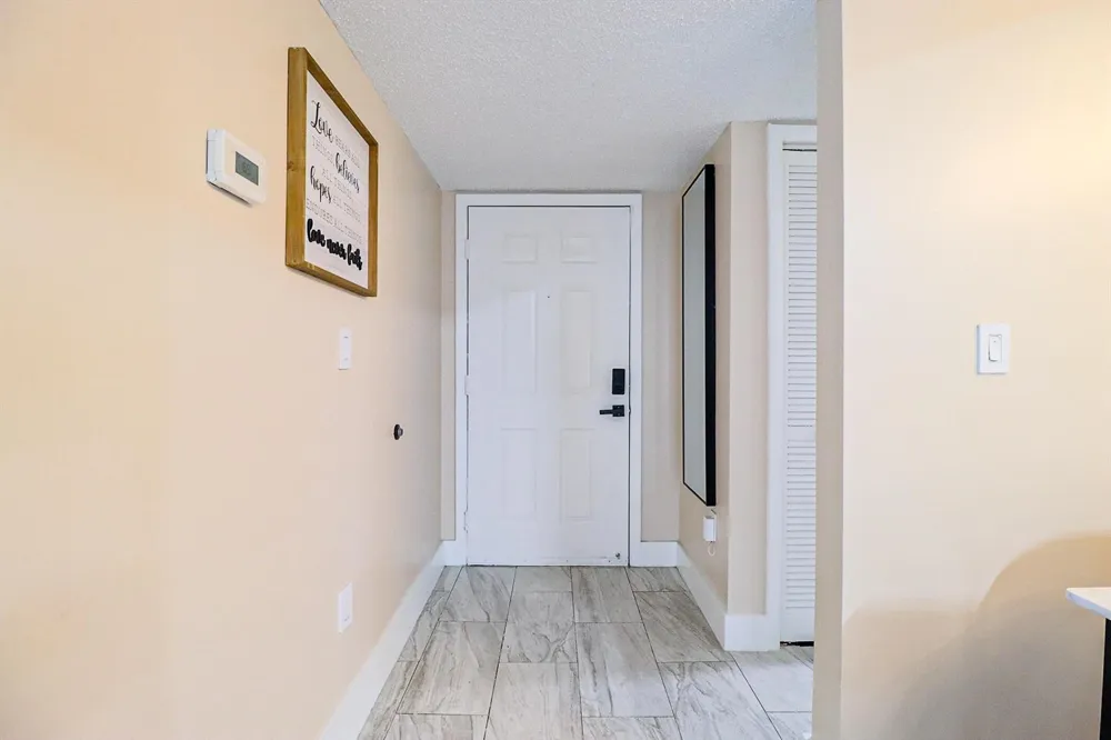 450 PALM CIRCLE W #106 Pembroke Pines, FL 33025