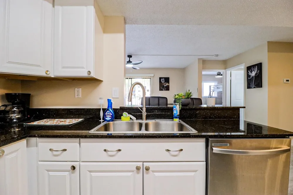 450 PALM CIRCLE W #106 Pembroke Pines, FL 33025