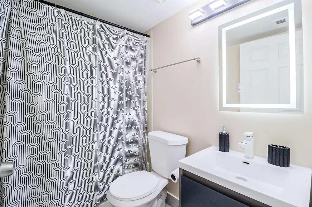 450 PALM CIRCLE W #106 Pembroke Pines, FL 33025