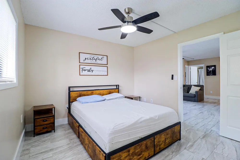 450 PALM CIRCLE W #106 Pembroke Pines, FL 33025