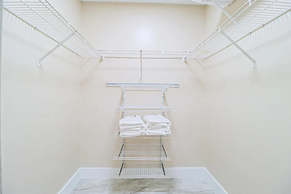 450 PALM CIRCLE W #106 Pembroke Pines, FL 33025