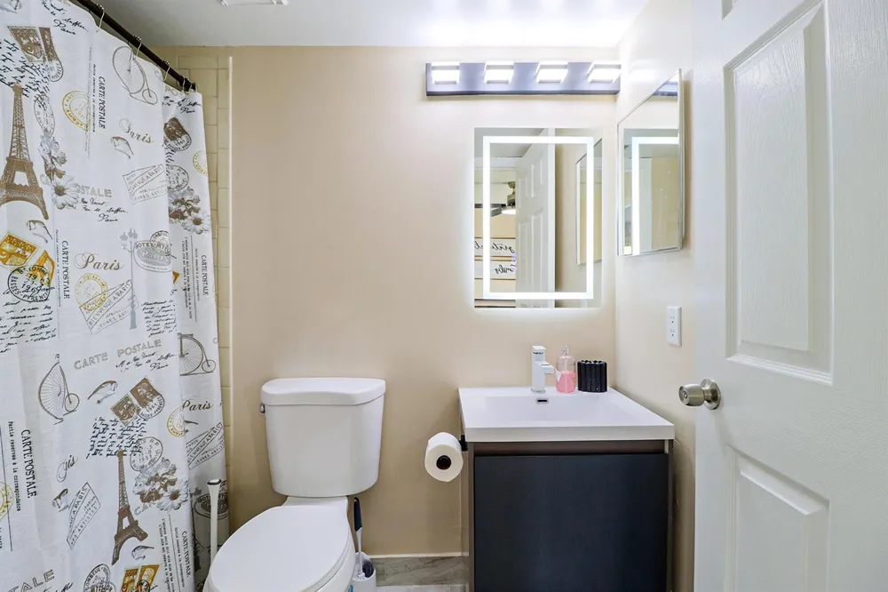 450 PALM CIRCLE W #106 Pembroke Pines, FL 33025