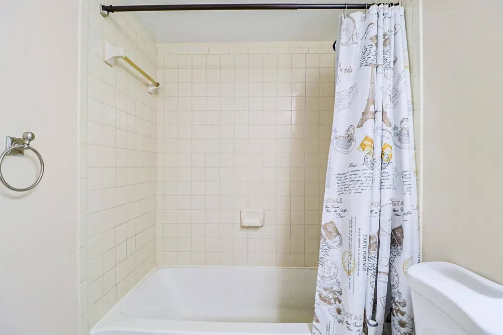 450 PALM CIRCLE W #106 Pembroke Pines, FL 33025