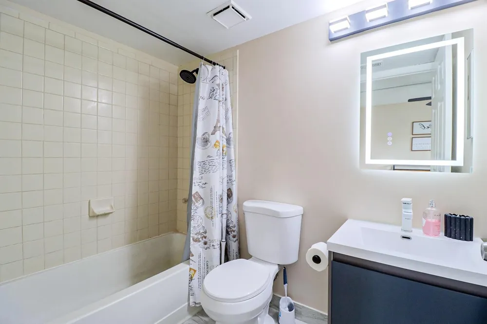 450 PALM CIRCLE W #106 Pembroke Pines, FL 33025