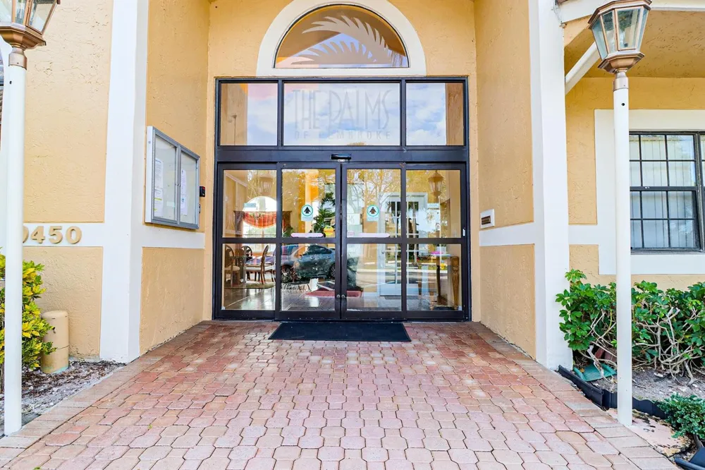 450 PALM CIRCLE W #106 Pembroke Pines, FL 33025