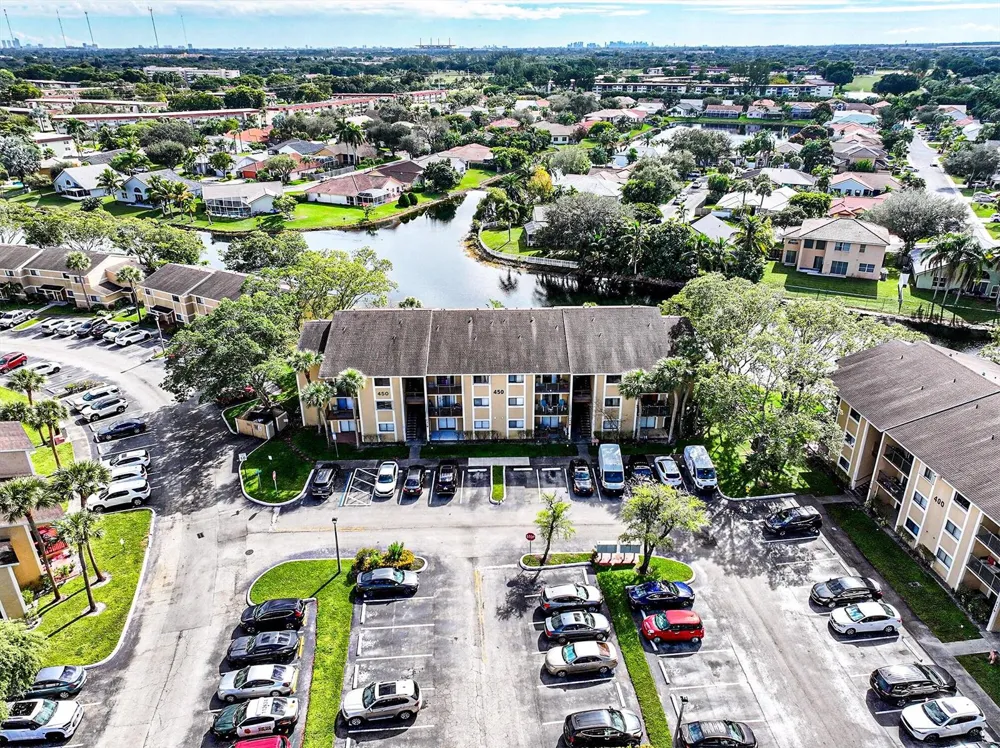 450 PALM CIRCLE W #106 Pembroke Pines, FL 33025