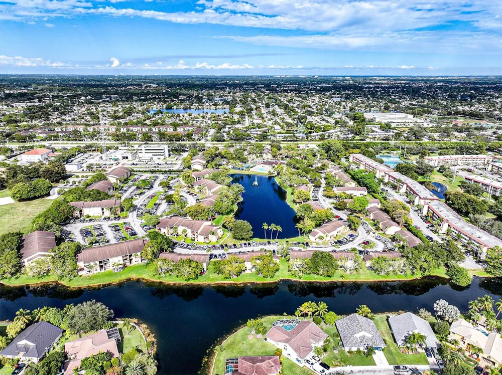450 PALM CIRCLE W #106 Pembroke Pines, FL 33025