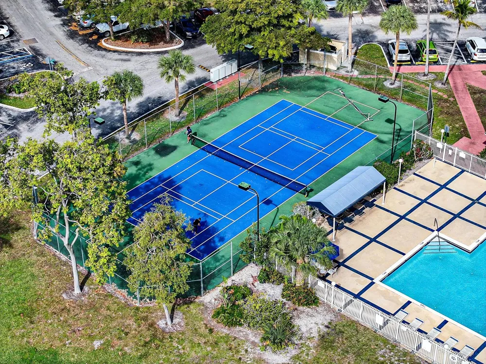 450 PALM CIRCLE W #106 Pembroke Pines, FL 33025