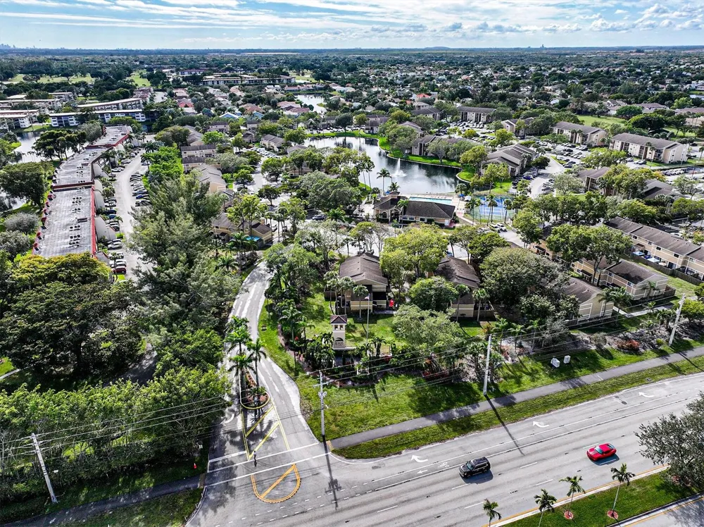 450 PALM CIRCLE W #106 Pembroke Pines, FL 33025