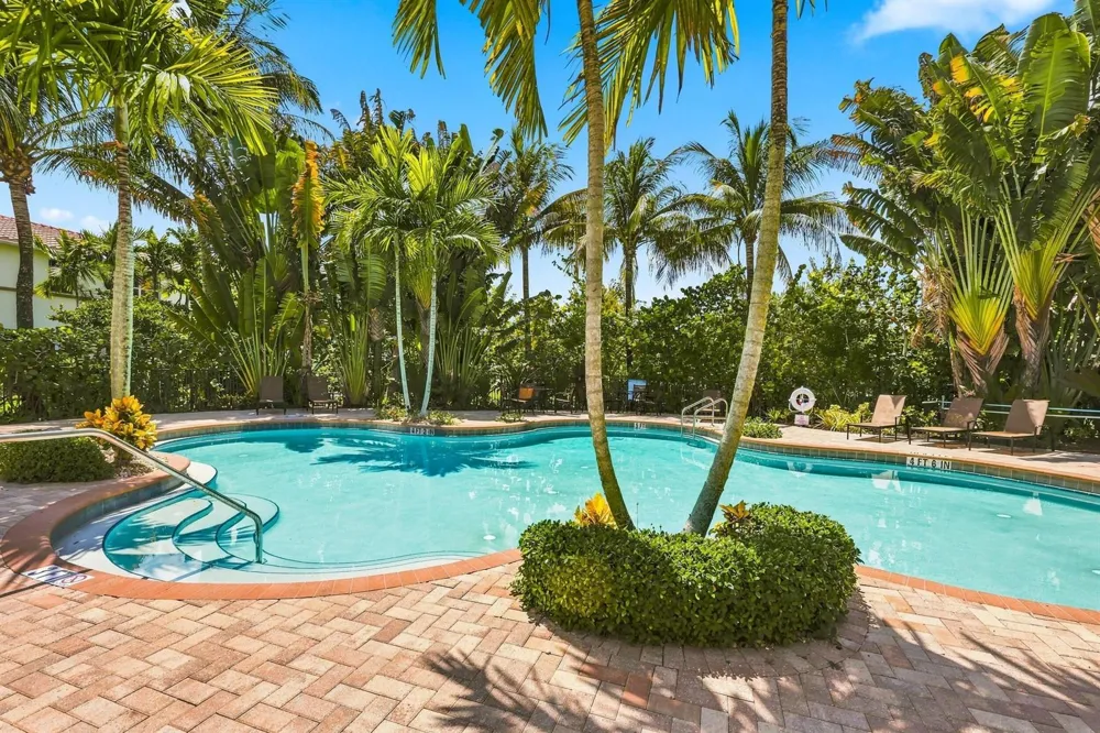 4585 Tara Cove Way West Palm Beach, FL 33417