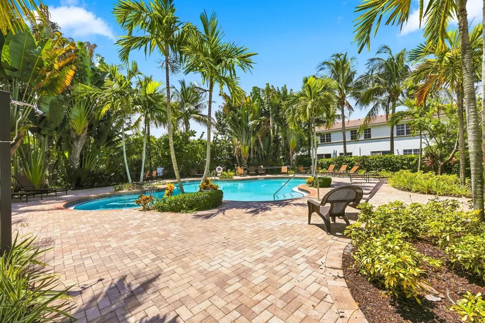 4585 Tara Cove Way West Palm Beach, FL 33417