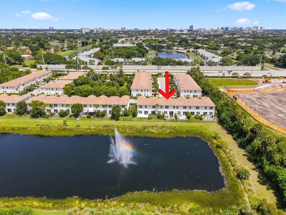 4585 Tara Cove Way West Palm Beach, FL 33417