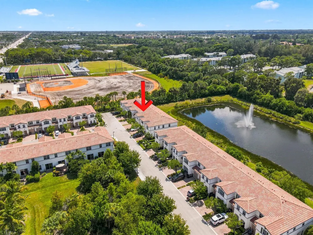 4585 Tara Cove Way West Palm Beach, FL 33417