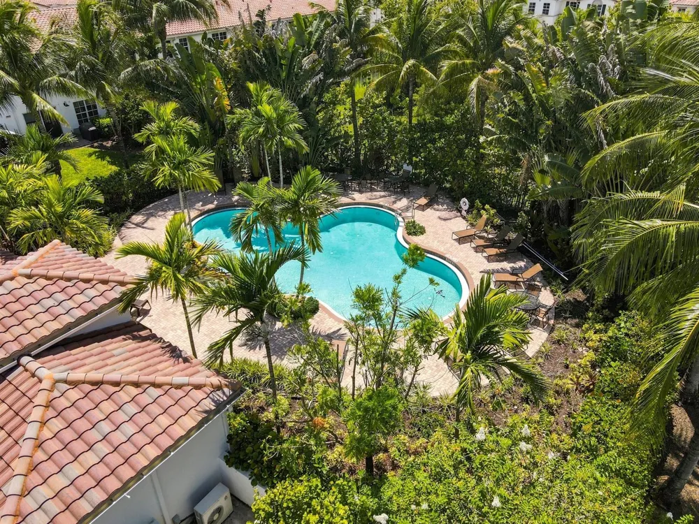 4585 Tara Cove Way West Palm Beach, FL 33417