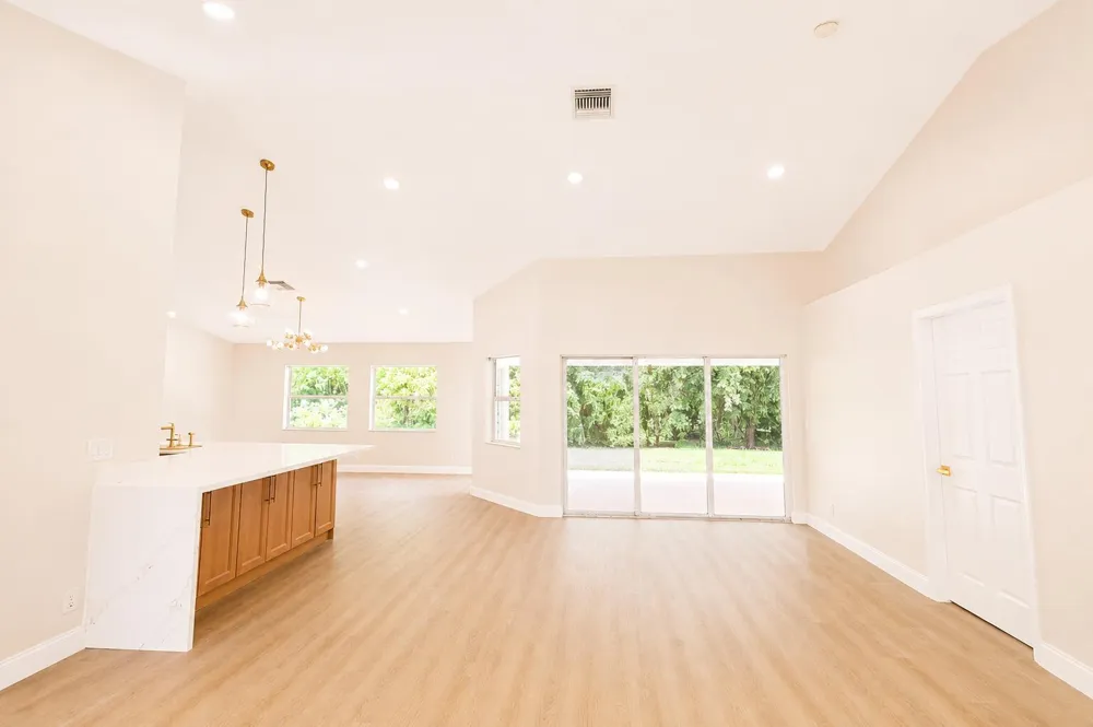 16613 61st Place Loxahatchee, FL 33470