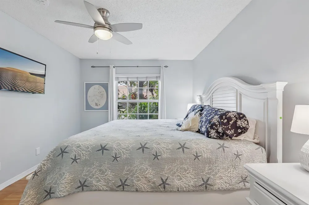 8480 LOGIA CIRCLE Boynton Beach, FL 33472