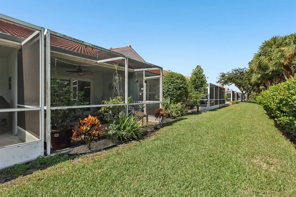 8480 LOGIA CIRCLE Boynton Beach, FL 33472