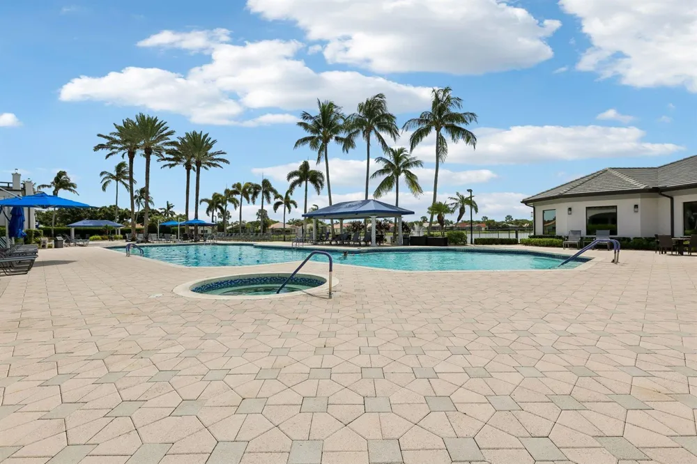 8480 LOGIA CIRCLE Boynton Beach, FL 33472