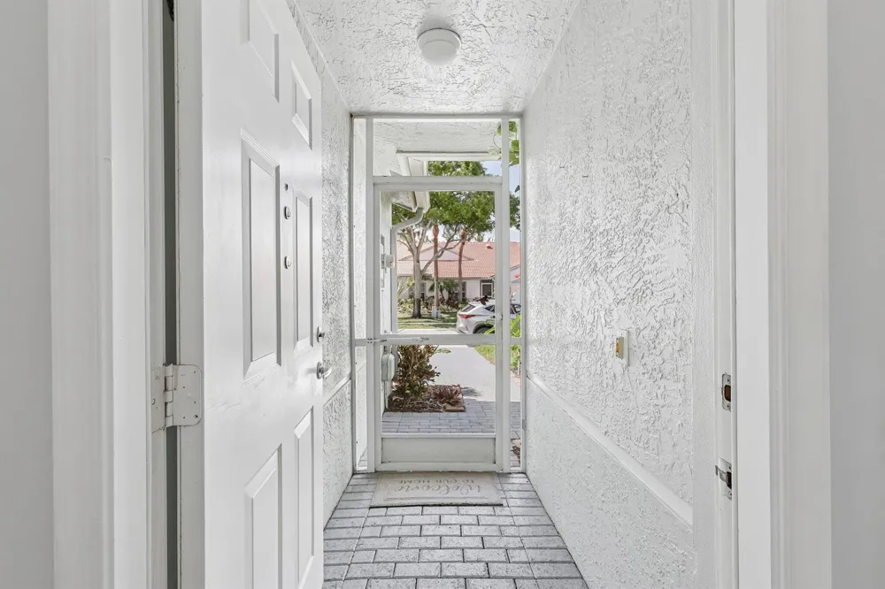 8480 LOGIA CIRCLE Boynton Beach, FL 33472