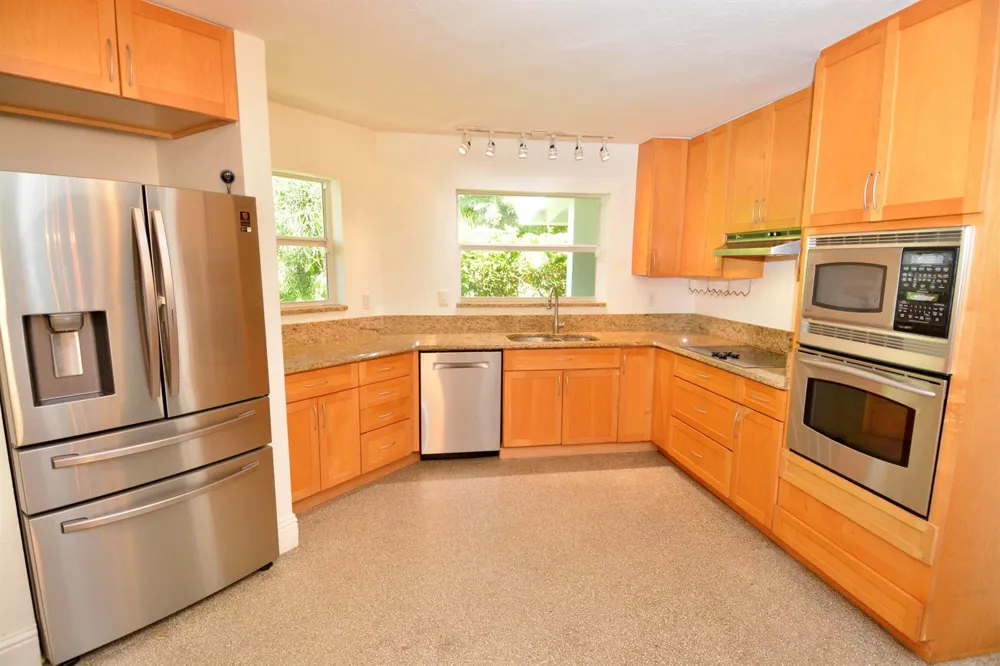 212 Kings Lynn Delray Beach, FL 33444