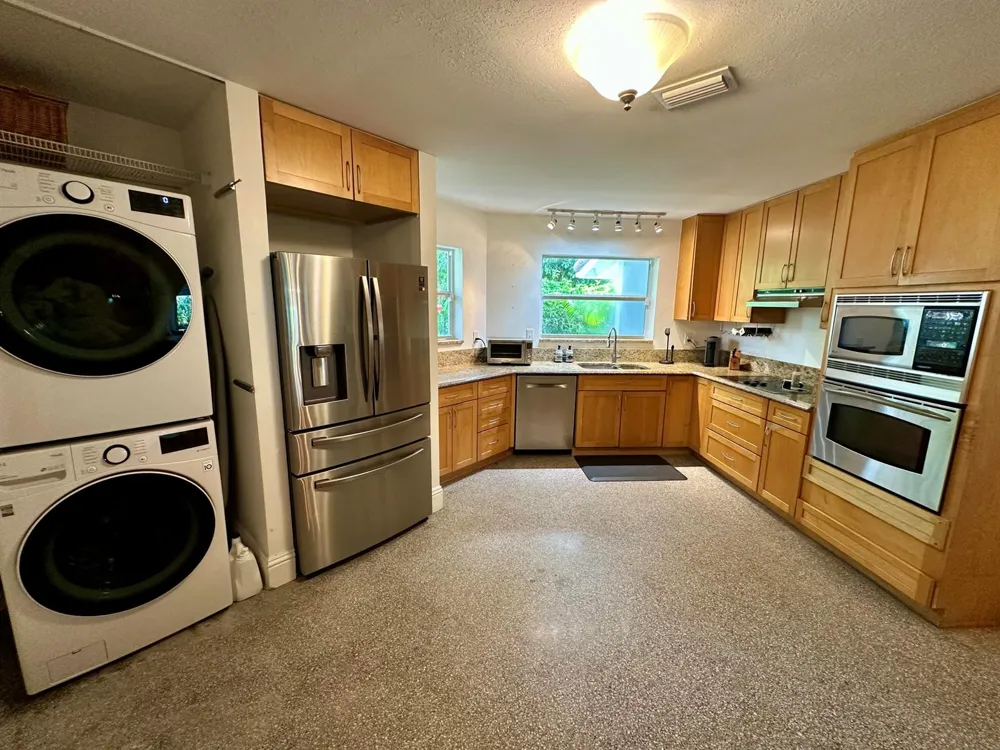 212 Kings Lynn Delray Beach, FL 33444