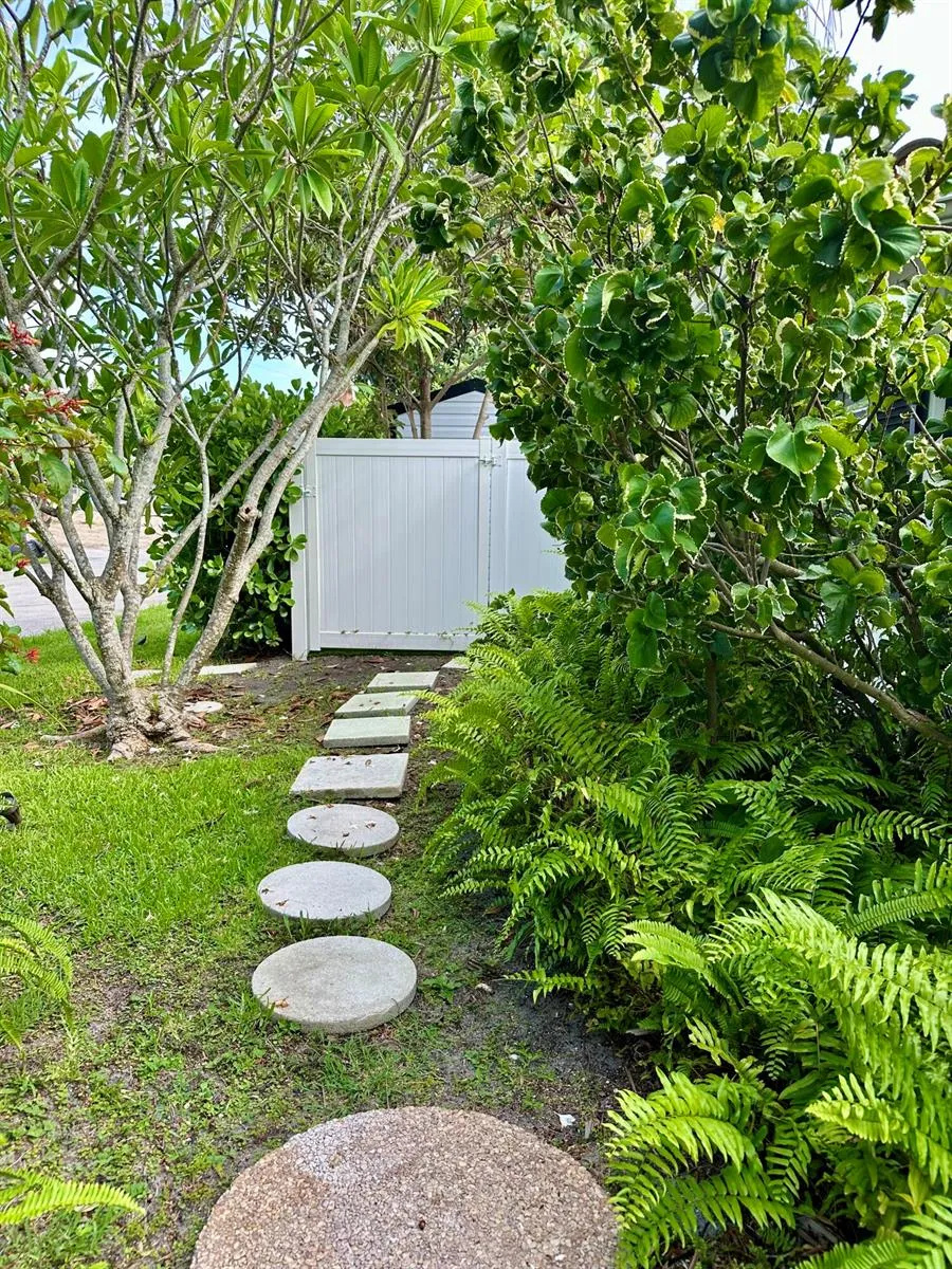 212 Kings Lynn Delray Beach, FL 33444