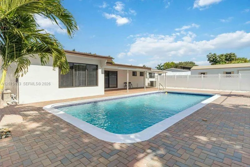 913 SW 49th Ave Plantation, FL 33317