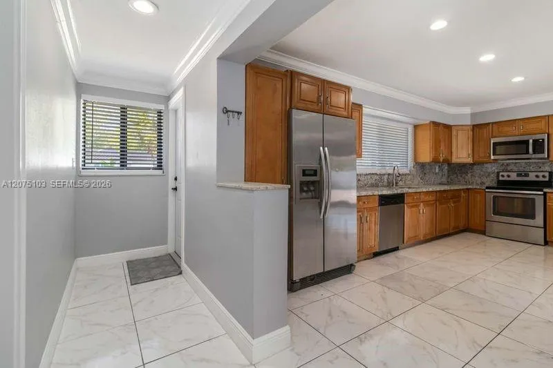 913 SW 49th Ave Plantation, FL 33317