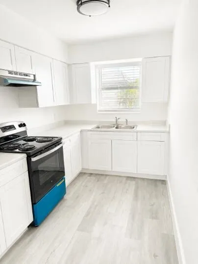2837 NE 30th Street #6