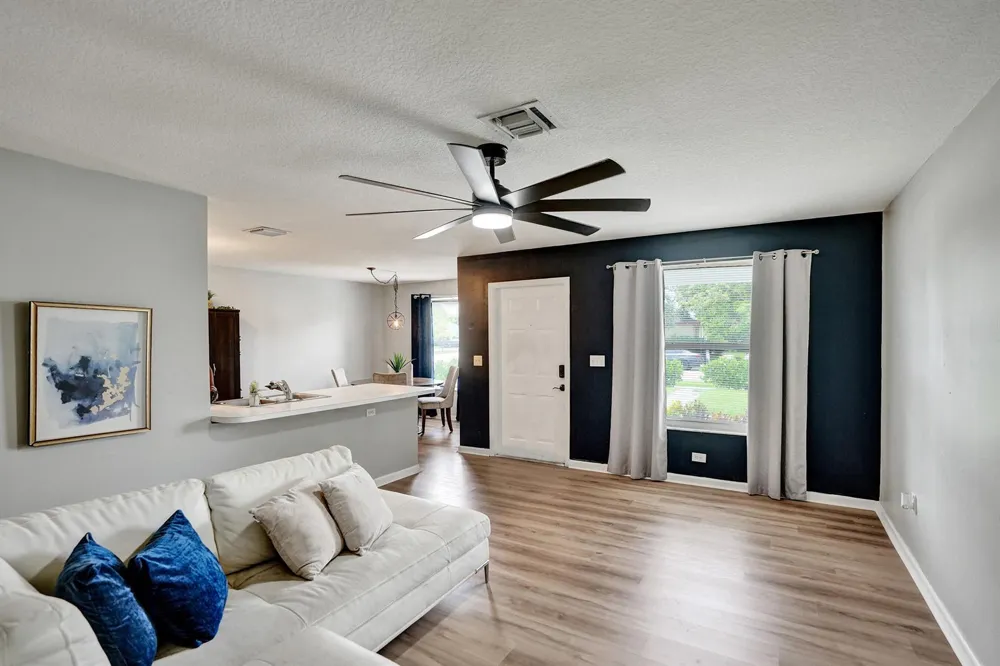 1095 MIAMI BOULEVARD Delray Beach, FL 33483