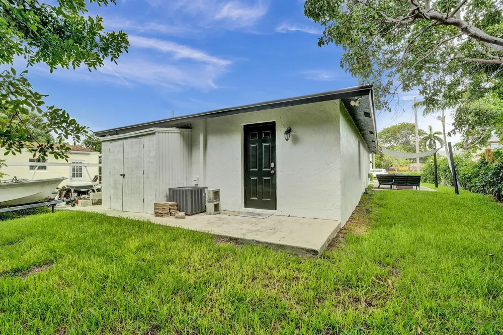 1095 MIAMI BOULEVARD Delray Beach, FL 33483