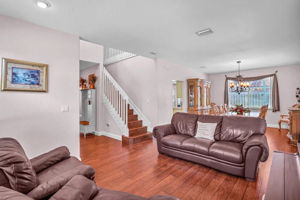 317 E Garden Cove Circle Davie, FL 33325