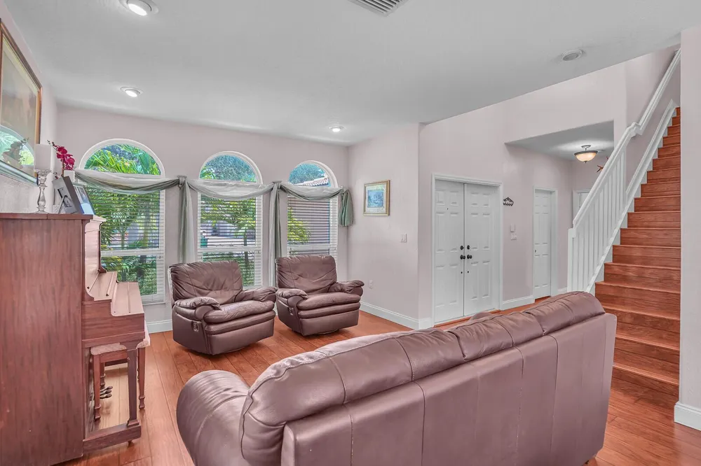 317 E Garden Cove Circle Davie, FL 33325