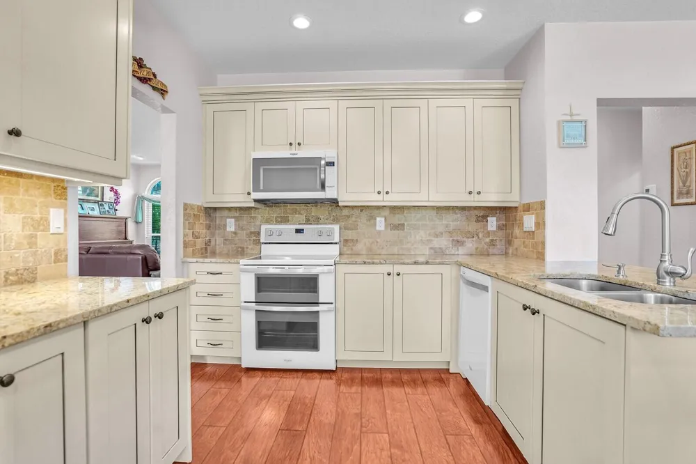 317 E Garden Cove Circle Davie, FL 33325