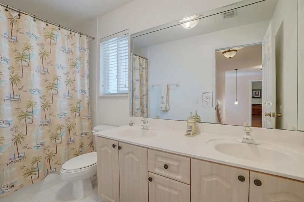 317 E Garden Cove Circle Davie, FL 33325