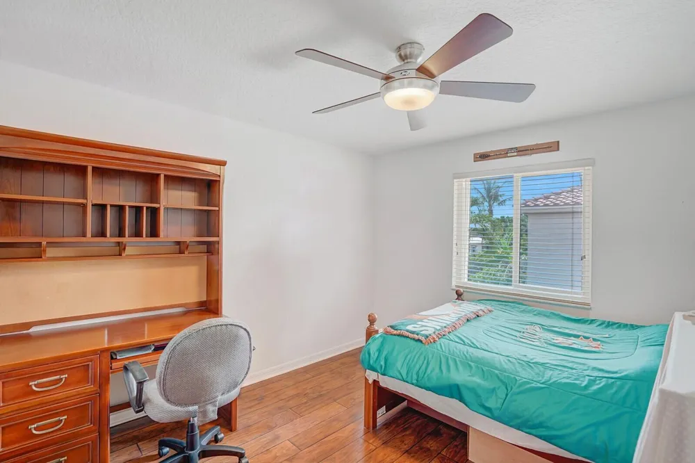 317 E Garden Cove Circle Davie, FL 33325