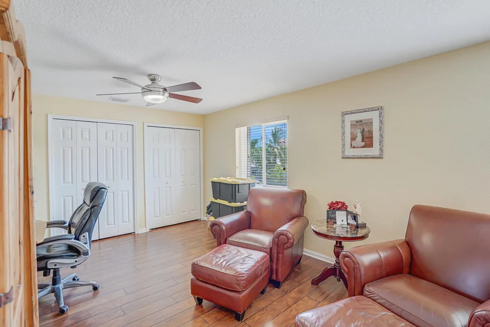 317 E Garden Cove Circle Davie, FL 33325