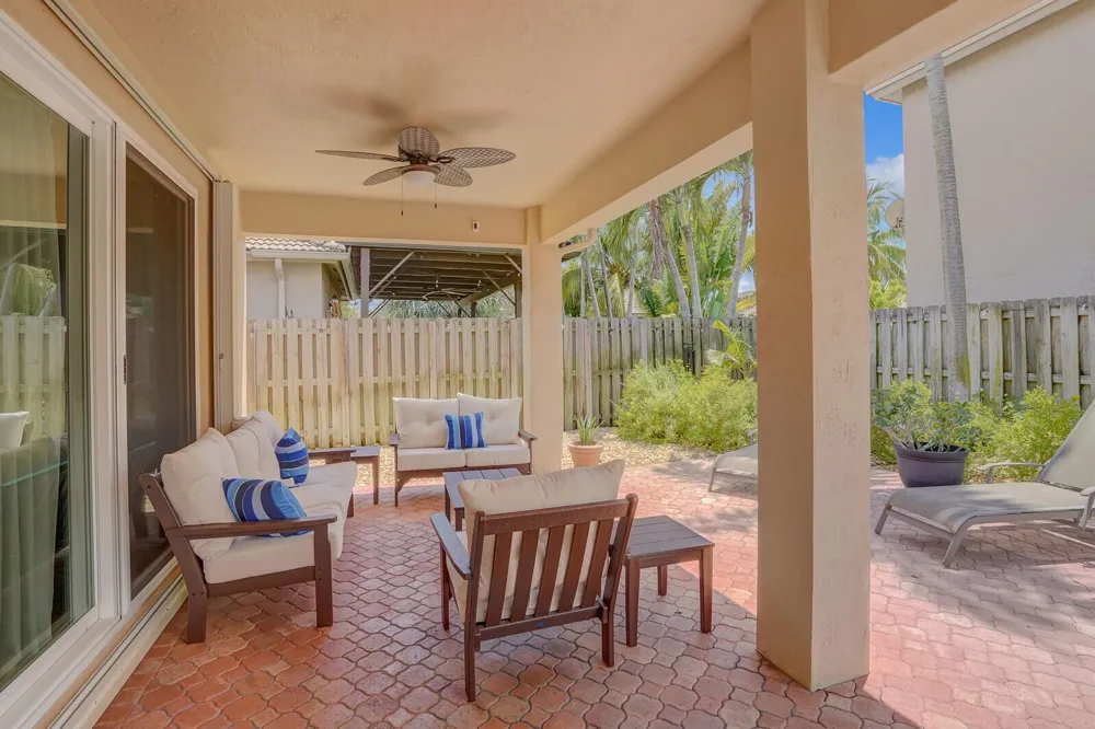 317 E Garden Cove Circle Davie, FL 33325