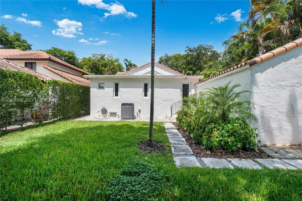 829 Genoa St Coral Gables, FL 33134