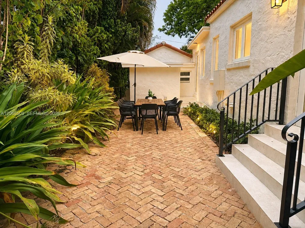 829 Genoa St Coral Gables, FL 33134