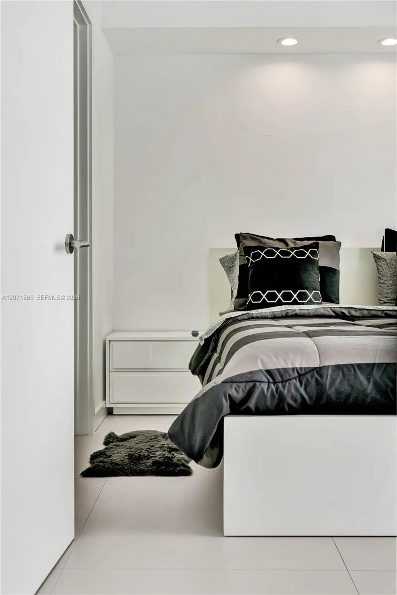 501 NE 31 #3304 Miami, FL 33131
